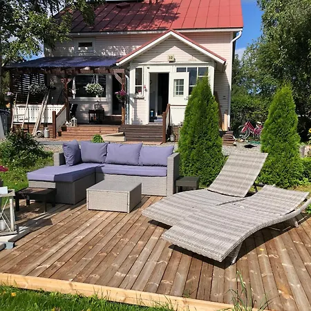 ゲストハウス Idyllic Upstairs With Two Bedrooms *